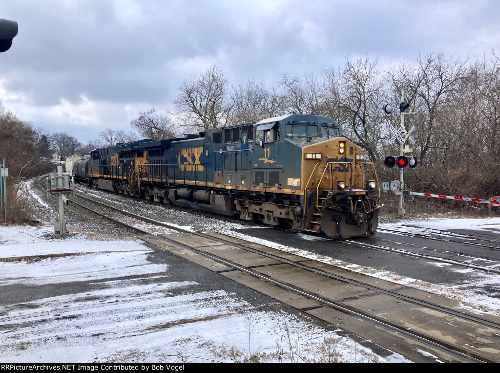 CSX 11 and 3346